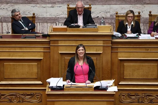 Βουλή: Σε λειτουργία ο “κόφτης” στον χρόνο ομιλίας