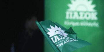 Αντεπίθεση ΠΑΣΟΚ κατά Μαρινάκη: "Ο πολιτικός πανικός σας οδηγεί σε ολισθηρούς δρόμους, συνέλθετε"