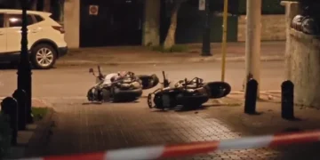 Κινηματογραφική καταδίωξη με πυροβολισμούς στον Άγιο Δημήτριο: Διαρρήκτες εμβόλισαν και τραυμάτισαν αστυνομικούς