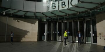 Το BBC ανακοίνωσε ότι ζήτησε συγγνώμη από τον Ντόναλντ Τραμπ, αλλά δεν σκοπεύει να καταβάλει αποζημίωση