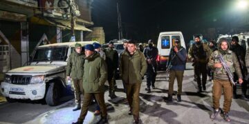 Ινδία: Ισχυρή έκρηξη σε αστυνομικό τμήμα στην πόλη Σριναγκάρ - Τουλάχιστον 7 νεκροί και 27 τραυματίες