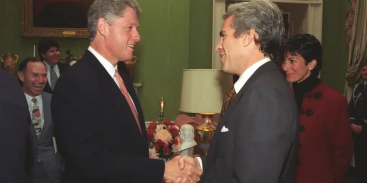 ΗΠΑ: Έρευνα για σχέσεις του Έπσταιν με τον Μπιλ Κλίντον και την JPMorgan