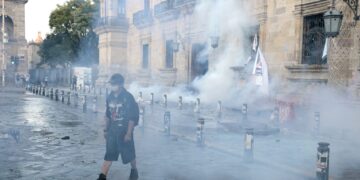 Μεξικό: Επεισοδιακή διαδήλωση κατά της εγκληματικότητας και της κυβερνητικής πολιτικής σε θέματα ασφάλειας – Περισσότεροι από 120 τραυματίες