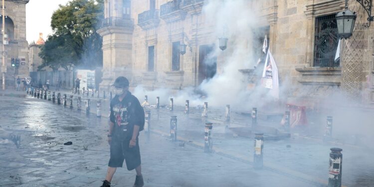 Μεξικό: Επεισοδιακή διαδήλωση κατά της εγκληματικότητας και της κυβερνητικής πολιτικής σε θέματα ασφάλειας – Περισσότεροι από 120 τραυματίες