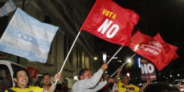 Δημοψήφισμα στον Ισημερινό: Οι πολίτες απέρριψαν την επάνοδο ξένων στρατιωτικών βάσεων – Ήττα για τον πρόεδρο Ντανιέλ Νομπόα