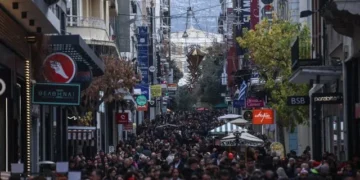 Ποιες Κυριακές θα παραμείνουν ανοιχτά τα καταστήματα ενόψει των εορτών των Χριστουγέννων