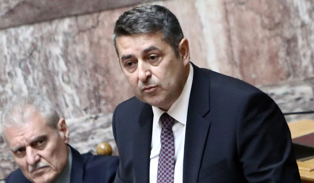 Βουλή: Διαβιβάστηκε στη Βουλή η δικογραφία κατά Μυλωνάκη μετά τη μηνυτήρια αναφορά που κατέθεσε ο Κώστας Βαξεβάνης