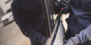 Γλυφάδα: Συνελήφθη 42χρονος αλλοδαπός που έκανε 24 διαρρήξεις οχημάτων