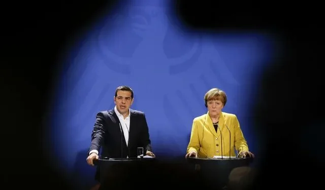 «Ιθάκη» Αλ. Τσίπρα: Έντονο παρασκήνιο για το δημοψήφισμα - «Αλέξη τι θα κάνεις;» -«Δημοψήφισμα» -«Άφωνη η Μέρκελ»