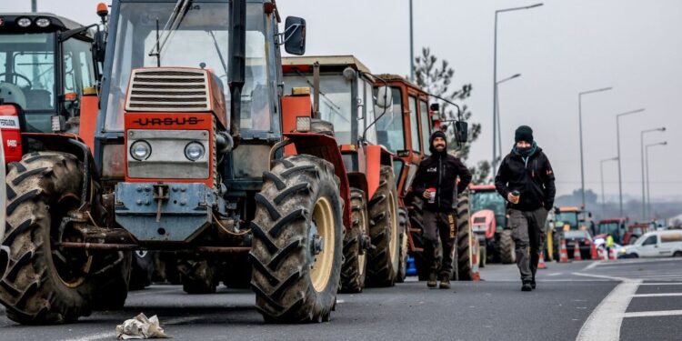 Αγροτικές κινητοποιήσεις: Ετοιμάζονται νέα μπλόκα – Στην πανελλαδική σύσκεψη της Νίκαιας στις 23 Νοεμβρίου οι αποφάσεις