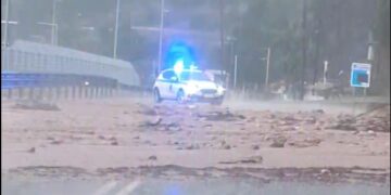 Έκλεισε η Εθνική Οδός Ηγουμενίτσας – Πλαταριάς, στο ύψος των δεξαμενών πετρελαίων κοντά στο λιμάνι, λόγω κατολίσθησης