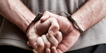 Συνελήφθη στην περιοχή της Βούλας 46χρονος αλλοδαπός, καταζητούμενος με διεθνές ένταλμα σύλληψης από τις Αρχές της Σερβίας