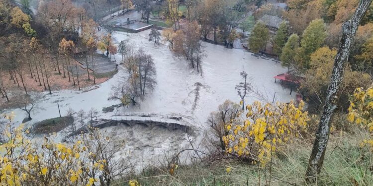 Καταστροφές στο Νεστόριο από την υπερχείλιση του ποταμού Αλιάκμονα