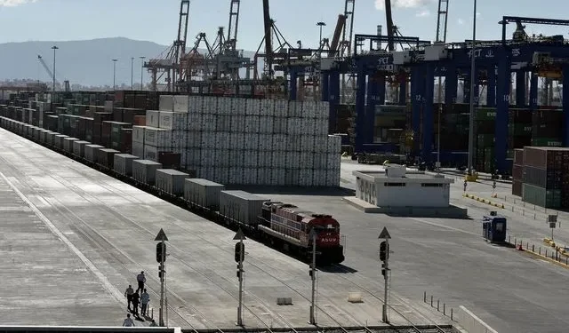 Άγρια κόντρα ΗΠΑ – Κίνας για το λιμάνι του Πειραιά