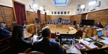 Εξεταστική για ΟΠΕΚΕΠΕ: Σφοδρή κόντρα μετά άρνηση του Ξυλούρη να παρουσιαστεί και να καταθέσει - Αποχώρησαν όλοι οι βουλευτές της αντιπολίτευσης, μέλη της Εξεταστικής, πλην του Αλ. Καζαμία