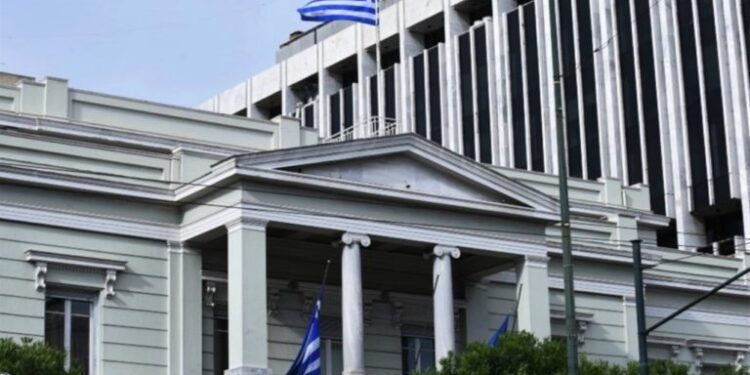 Απάντηση της Αθήνας στη Ζαχάροβα: "Απειλές κατά κυρίαρχων κρατών αυτοδικαίως απορρίπτονται"