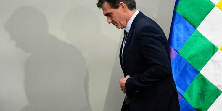 Βολιβία: Ο πρόεδρος Ροδρίγο Πας ανακοίνωσε ότι καταργεί το υπουργείο Δικαιοσύνης