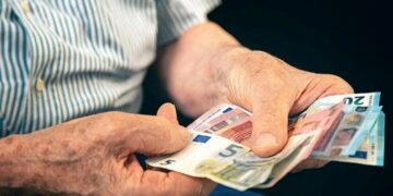 ΕΦΚΑ: Πότε θα πληρωθούν οι συντάξεις Δεκεμβρίου 2025