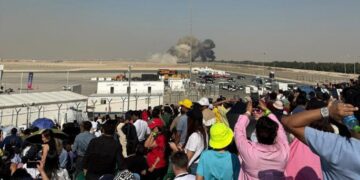 Ντουμπάι: Πολεμικό αεροσκάφος συνετρίβη κατά τη διάρκεια αεροπορικής επίδειξης - Νεκρός ο πιλότος