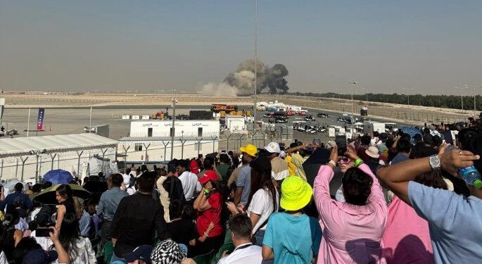 Ντουμπάι: Πολεμικό αεροσκάφος συνετρίβη κατά τη διάρκεια αεροπορικής επίδειξης - Νεκρός ο πιλότος