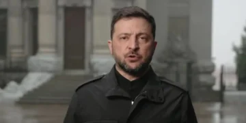 Δραματικό διάγγελμα Ζελένσκι: «Βρισκόμαστε σε δίλημμα ή θα χάσουμε τον βασικό μας εταίρο ή την αξιοπρέπεια της Ουκρανίας»