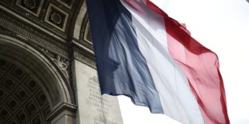 Γαλλία: Η Κάτω Βουλή απέρριψε σχεδόν ομόφωνα το σχέδιο προϋπολογισμού του 2026