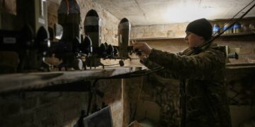 Οκτώ βορειοευρωπαϊκές και βαλτικές χώρες δεσμεύονται να συνεχίσουν την προμήθεια όπλων στην Ουκρανία