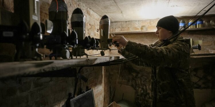 Οκτώ βορειοευρωπαϊκές και βαλτικές χώρες δεσμεύονται να συνεχίσουν την προμήθεια όπλων στην Ουκρανία