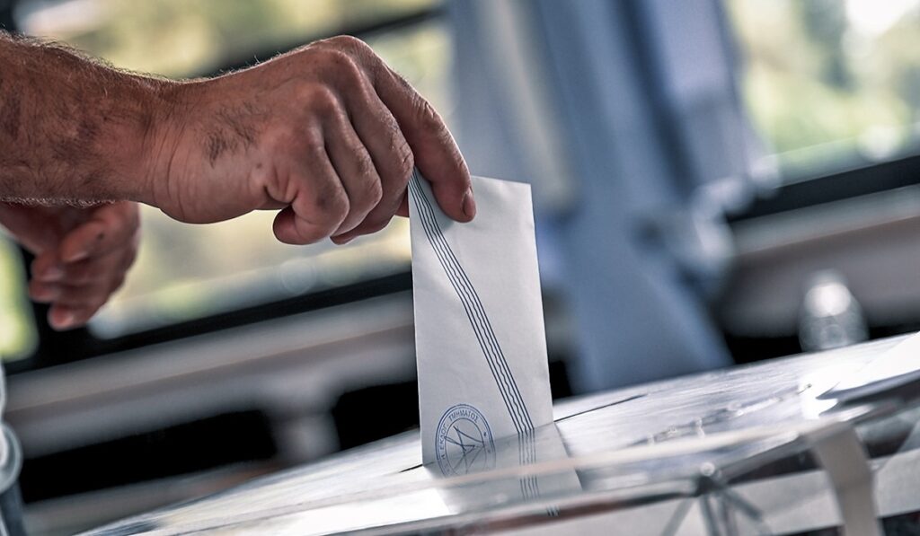 Δημοσκόπηση MRB: Δύο στους τρεις πολίτες θα ψήφιζαν νέο κόμμα – Πόσοι θα ψήφιζαν κόμμα Καρυστιανού, Τσίπρα, Σαμαρά