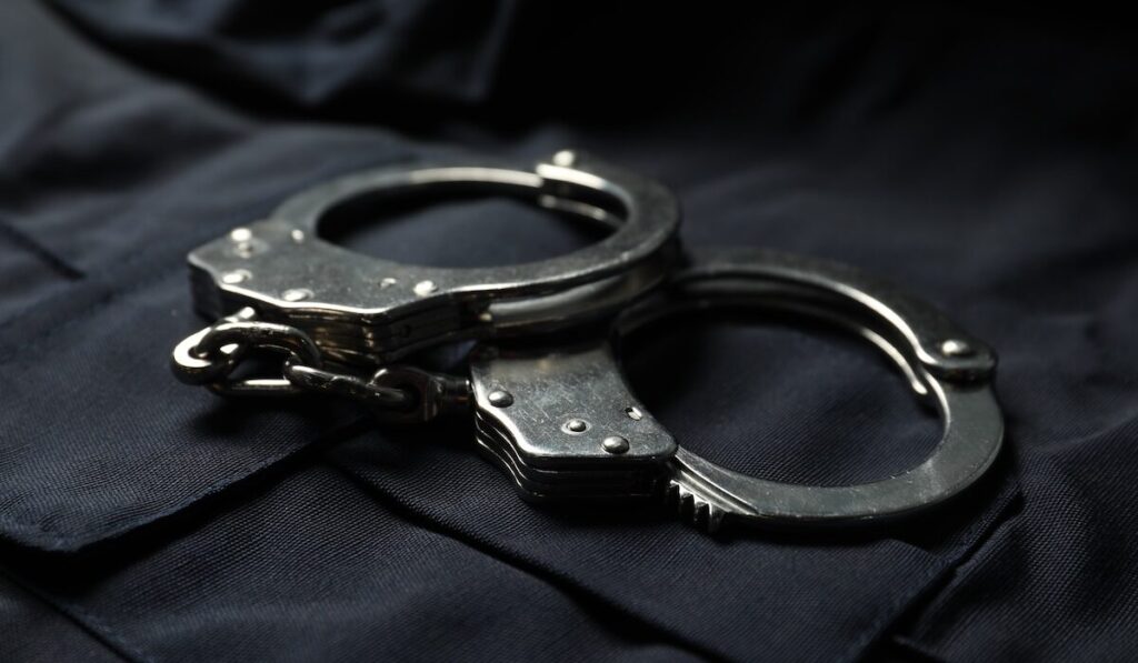 Γνωστός τράπερ συνελήφθη στην Κηφισιά από αστυνομικούς της ομάδας ΔΙΑΣ για κατοχή ναρκωτικών