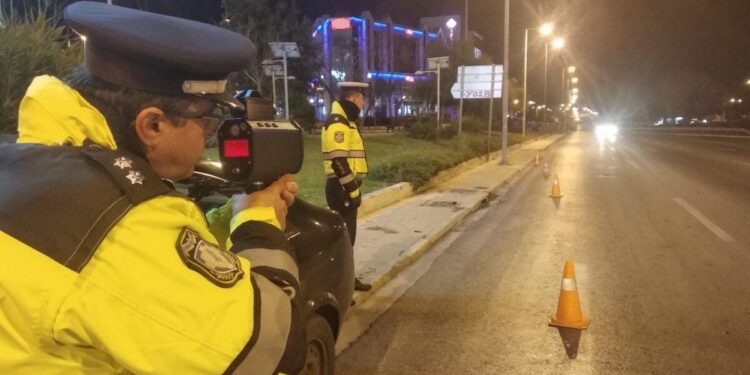 Συνελήφθη μεθυσμένος οδηγός που έτρεχε με 230 χλμ. στην Εθνική Οδό Αθηνών-Λαμίας