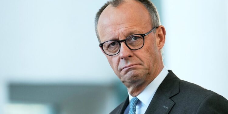 Φρίντριχ Μερτς: «Απαράδεκτο το αμερικανικό σχέδιο για τον πόλεμο στην Ουκρανία και τα δεσμευμένα ρωσικά περιουσιακά στοιχεία»