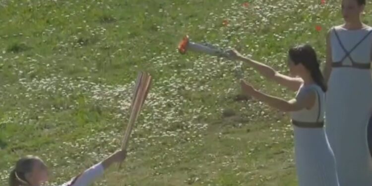 Η τελετή Αφής της Ολυμπιακής Φλόγας θα πραγματοποιηθεί την Τετάρτη 26 Νοεμβρίου στο αρχαιολογικό Μουσείο Ολυμπίας, λόγω επιδείνωσης του καιρού