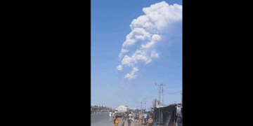 Αιθιοπία: Έκρηξη του ηφαίστειου Hayli Gubbi μετά από χιλιάδες χρόνια αδράνειας – Εκτοξεύτηκε τέφρα σε ύψος 15 χιλιομέτρων