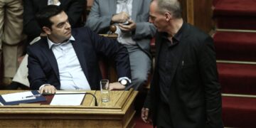 Βαρουφάκης για Αλέξη Τσίπρα: "Το μεγαλύτερο επίτευγμα των τροϊκανών" – Τι απαντά για τα «κουπόνια»