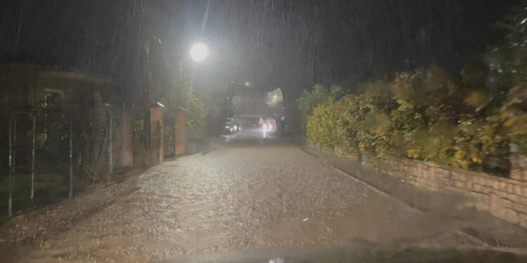 Κακοκαιρία Adel: Πλημμύρησαν δρόμοι και «φούσκωσαν» ποτάμια στη δυτική Ελλάδα - Ήχησε το 112 σε Κέρκυρα και Αιτωλοακαρνανία