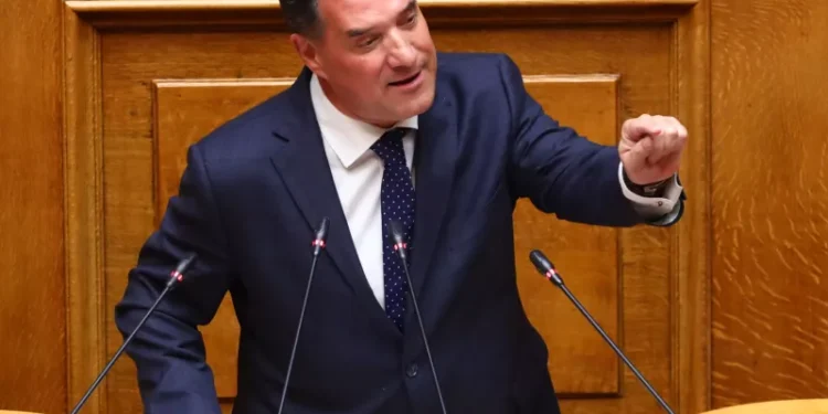 Βουλή: Άγρια κόντρα Γεωργιάδη – Κωνσταντοπούλου - «Ανάγωγη σταμάτα» – «Χίτλερ»