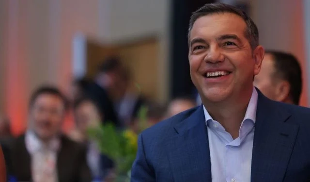 Ο Αλέξης Τσίπρας “ευχαριστεί” τον πολιτικό κόσμο για τα… καλά του λόγια για την “Ιθάκη”