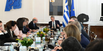 Κ. Μητσοτάκης στο υπουργικό συμβούλιο για τις ΣΣΕ: "Η συμφωνία δίνει ασφάλεια στους εργαζόμενους και προοπτική στους εργοδότες"