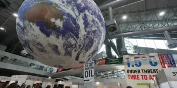 ΠΑΣΟΚ, ΣΥΡΙΖΑ και ΝΕΑΡ κατέθεσαν κοινό αίτημα για ενημέρωση για την COP30