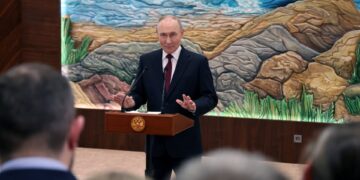 Πούτιν: "Το σχέδιο Τραμπ μπορεί να αποτελέσει βάση για μελλοντική συμφωνία - Ο πόλεμος θα τελειώσει όταν αποσυρθούν τα ουκρανικά στρατεύματα"