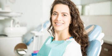 Όψεις Πορσελάνης – Η Απόλυτη Λύση της Αισθητικής Οδοντιατρικής για Ένα Χαμόγελο που Ξεχωρίζει