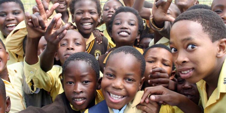 Σοκ στη Νιγηρία: 50 παιδιά δραπέτευσαν - Εκατοντάδες άλλα παραμένουν σε ομηρία