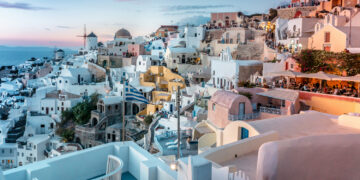 Ενοικίαση Αυτοκινήτου Σαντορίνη: Ο Απόλυτος Οδηγός για Άνετη και Ελεύθερη Εξερεύνηση