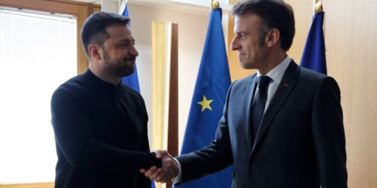 Ο Βολοντίμιρ Ζελένσκι σήμερα στο Παρίσι για συνάντηση με τον Εμανουέλ Μακρόν