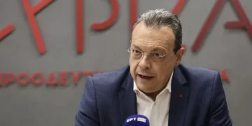 Σ. Φάμελλος σε συνάντηση με αγρότες, κτηνοτρόφους και οστρακοκαλλιεργητές στη Χαλάστρα: "Αντί να πει μια συγγνώμη ο κ. Μητσοτάκης, στέλνει τα ΜΑΤ στους αγρότες"