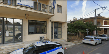 Καλαμάτα: Συνελήφθη 65χρονος που πυρπόλησε δύο περιπολικά έξω από το Αστυνομικό Τμήμα Μεσσήνης