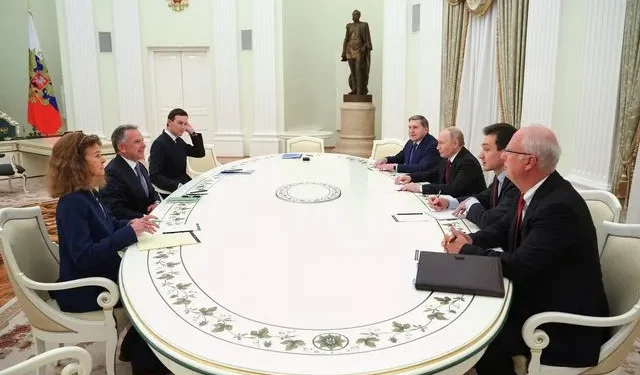 Ολοκληρώθηκε η πεντάωρη συνάντηση Πούτιν με την αμερικανική αντιπροσωπεία Γουίτκοφ – Κούσνερ στο Κρεμλίνο: “Παραγωγικές οι συνομιλίες”