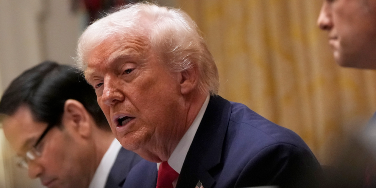 Απειλές Τραμπ: "Θα χτυπήσουμε στο εσωτερικό της Βενεζουέλας σύντομα"