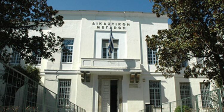 Μονομελές Πλημμελειοδικείο Βόλου: Ποινή 18 μηνών σε 22χρονη για ψευδή καταγγελία βιασμού – Αθώοι οι δύο νεαροί Λαρισαίοι